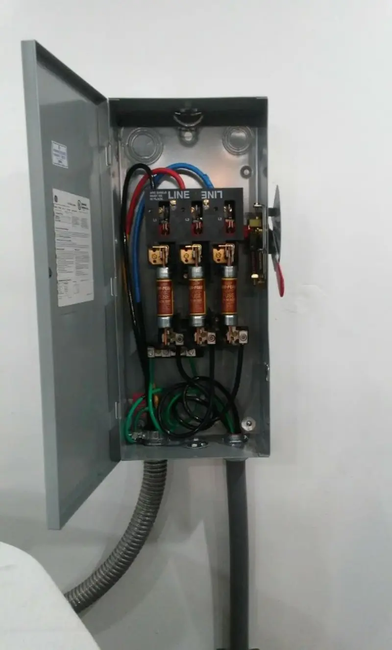 Three-phase disconnect switch installed for Electrical Wiring & Rewiring in Leakesville